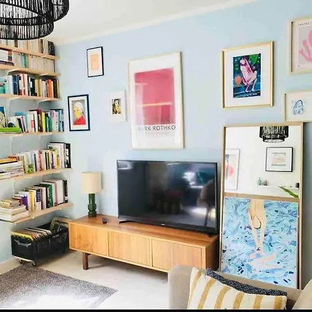 Large 2 Bedrooms House With Parking-bon75 *