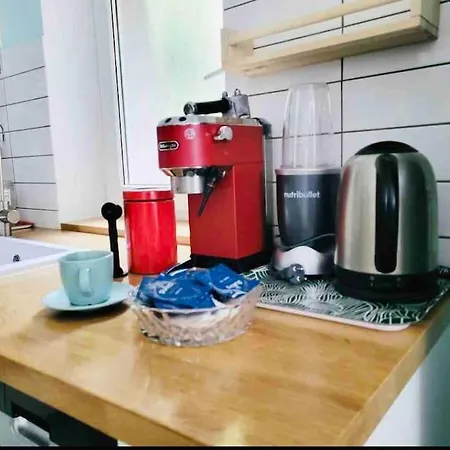 Large 2 Bedrooms House With Parking-bon75