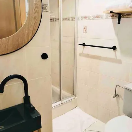 Large 2 Bedrooms House With Parking-bon75 *