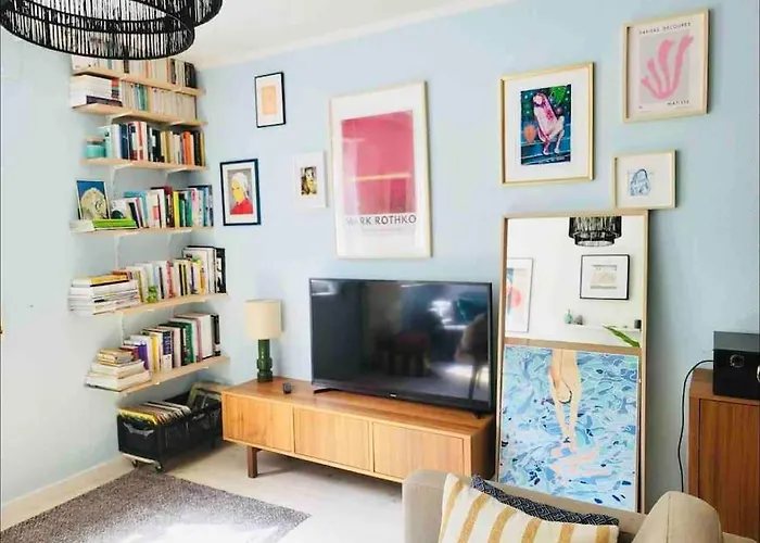 Large 2 Bedrooms House With Parking-bon75 *