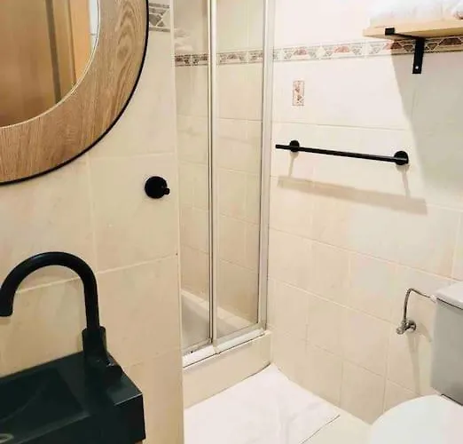 Large 2 Bedrooms House With Parking-bon75 *